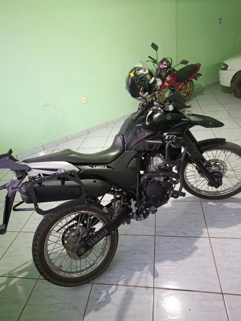 Lander Bem conservada! 