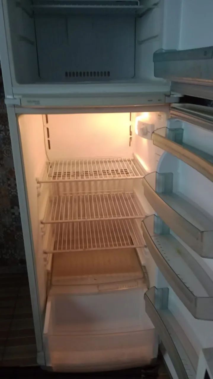 Geladeira Bratemp  - Foto 4