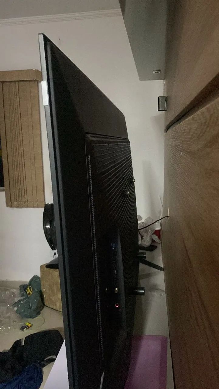 Vendo TV tcl 65 polegadas nova 2025. Tem até plástico nela . Estou desapegado mudar fora  - Foto 4