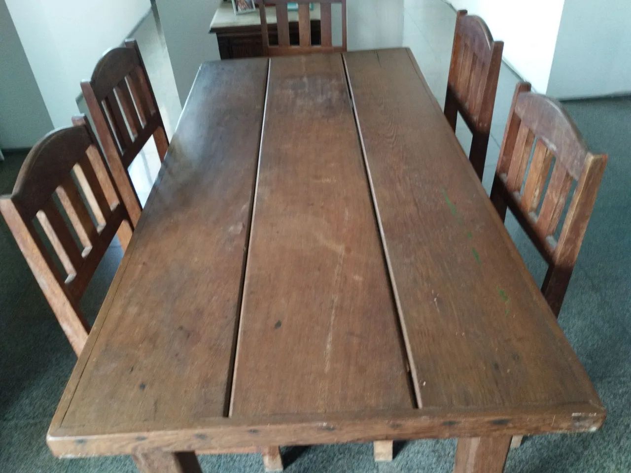 Mesa em angelim e 6 cadeiras 