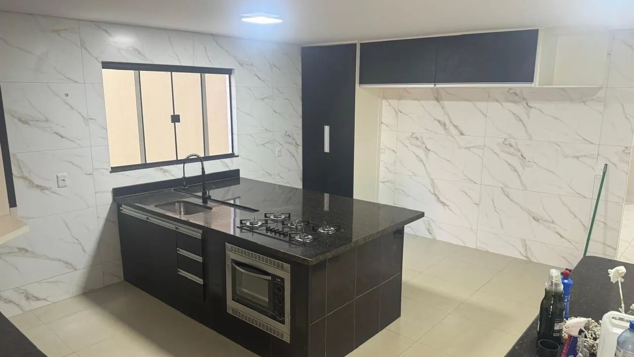 Casa alto padrão c 5 suítes c ar cond - Foto 3