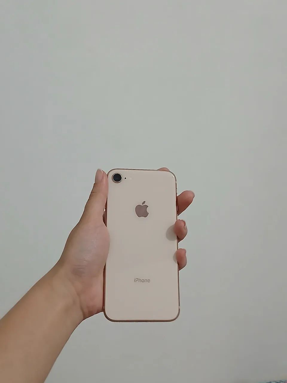 VENDO - IPHONE 8 ROSE 64GB - USADO. - Foto 2