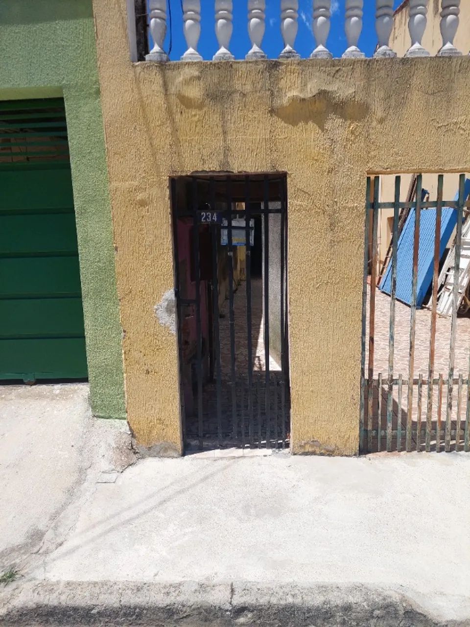 Alugua-se Casa V.Haro 3 comodos R$ 1000,00