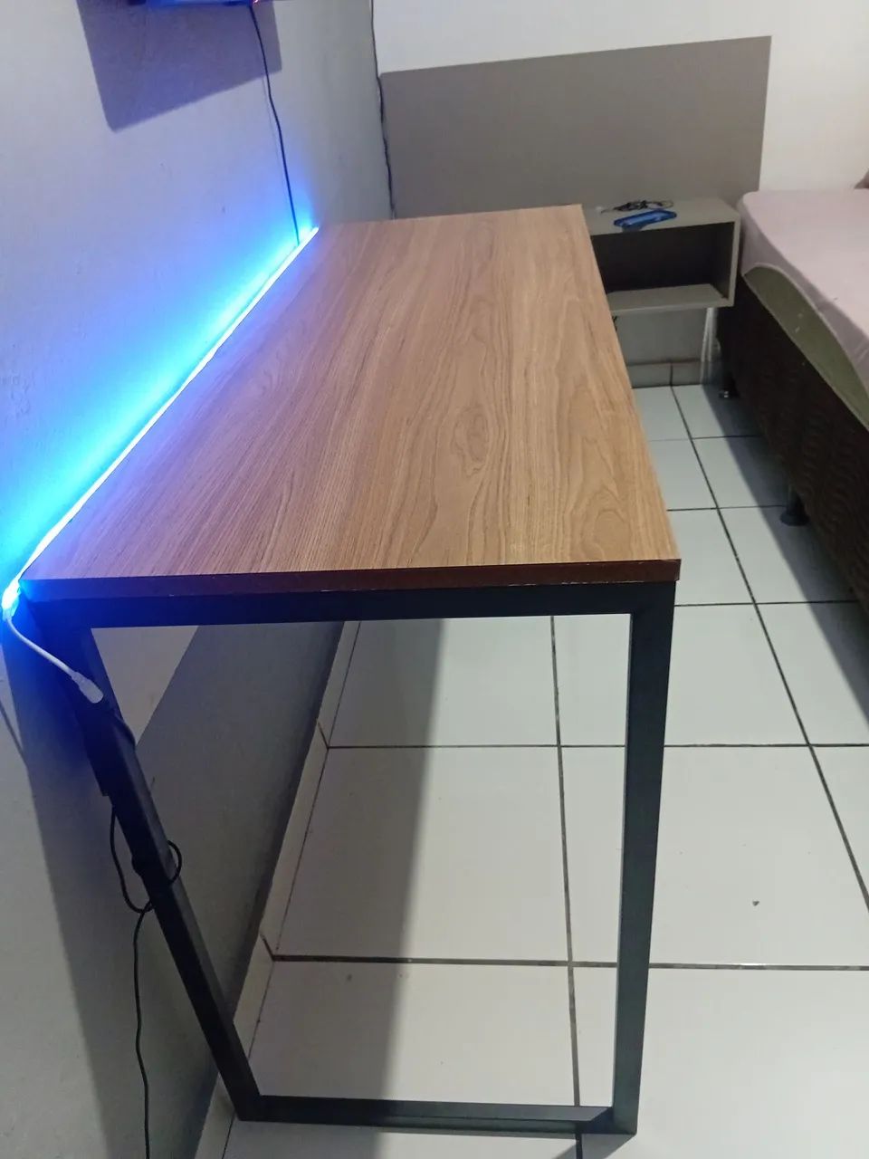 Vendo mesa de MDF planejada com led  - Foto 2