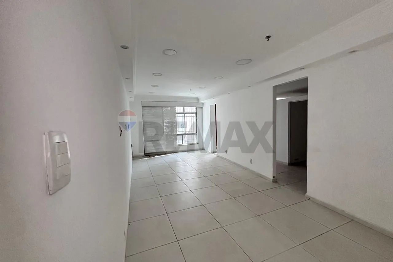 Sala comercial com 94m² no centro comercial de Bonsucesso