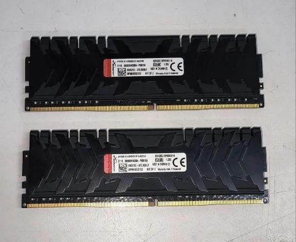 KIT Memória HyperX Predator 16GB (2x8GB) DDR4 3000MHz - Peças de KIT Memória HyperX Predator 16GB (2x8GB) DDR4 3000MHz - Peças de