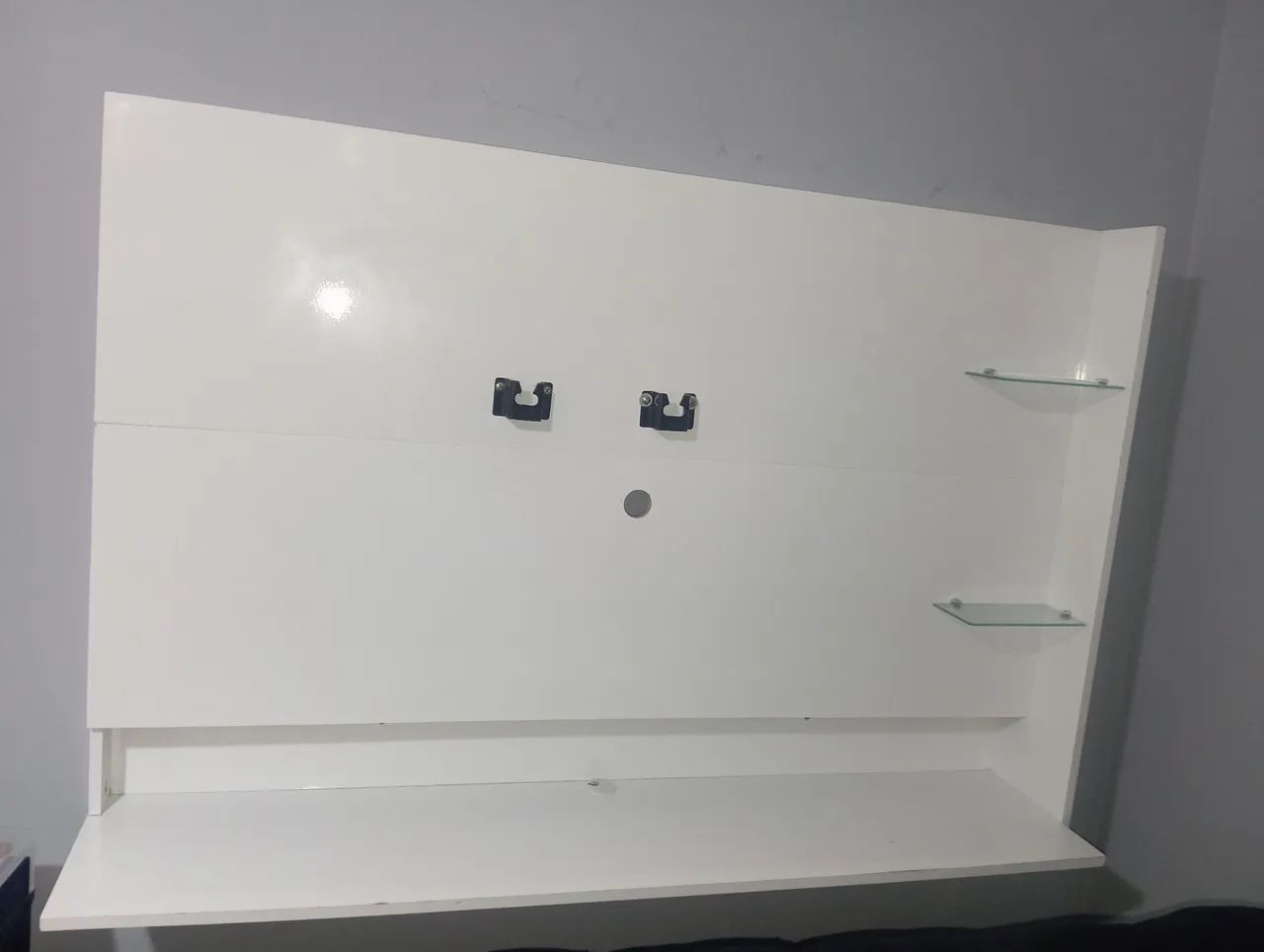 Painel para TV Branco com Prateleira - Conservado - Foto 4