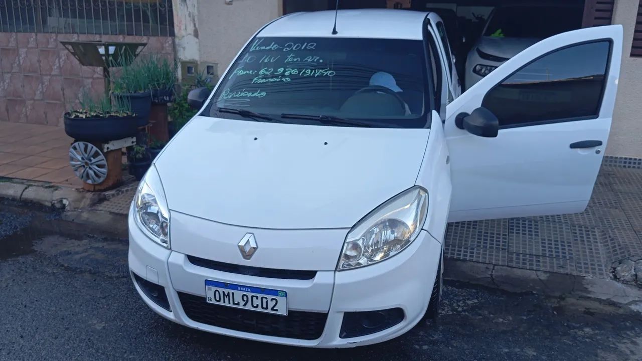 Renault Sandero AUTHENTIQUE HI-FLEX 1.0 16V 5P 2012