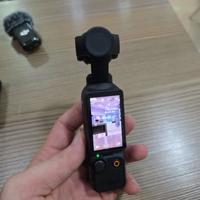 DJI Osmo Pocket 3 Creator Combo Câmera 4K com Microfone e Acessórios - Foto 4