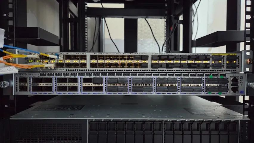 Switch Arista DCS-7060CX-32S - Foto 3