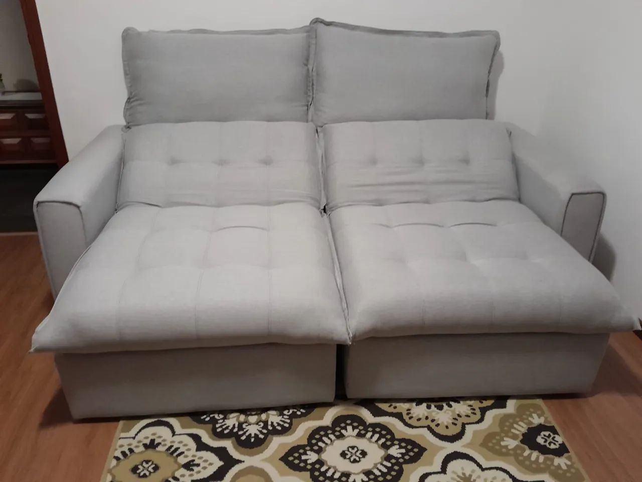 Sofá estofado ravena 2.20m linha cinza claro - Foto 3