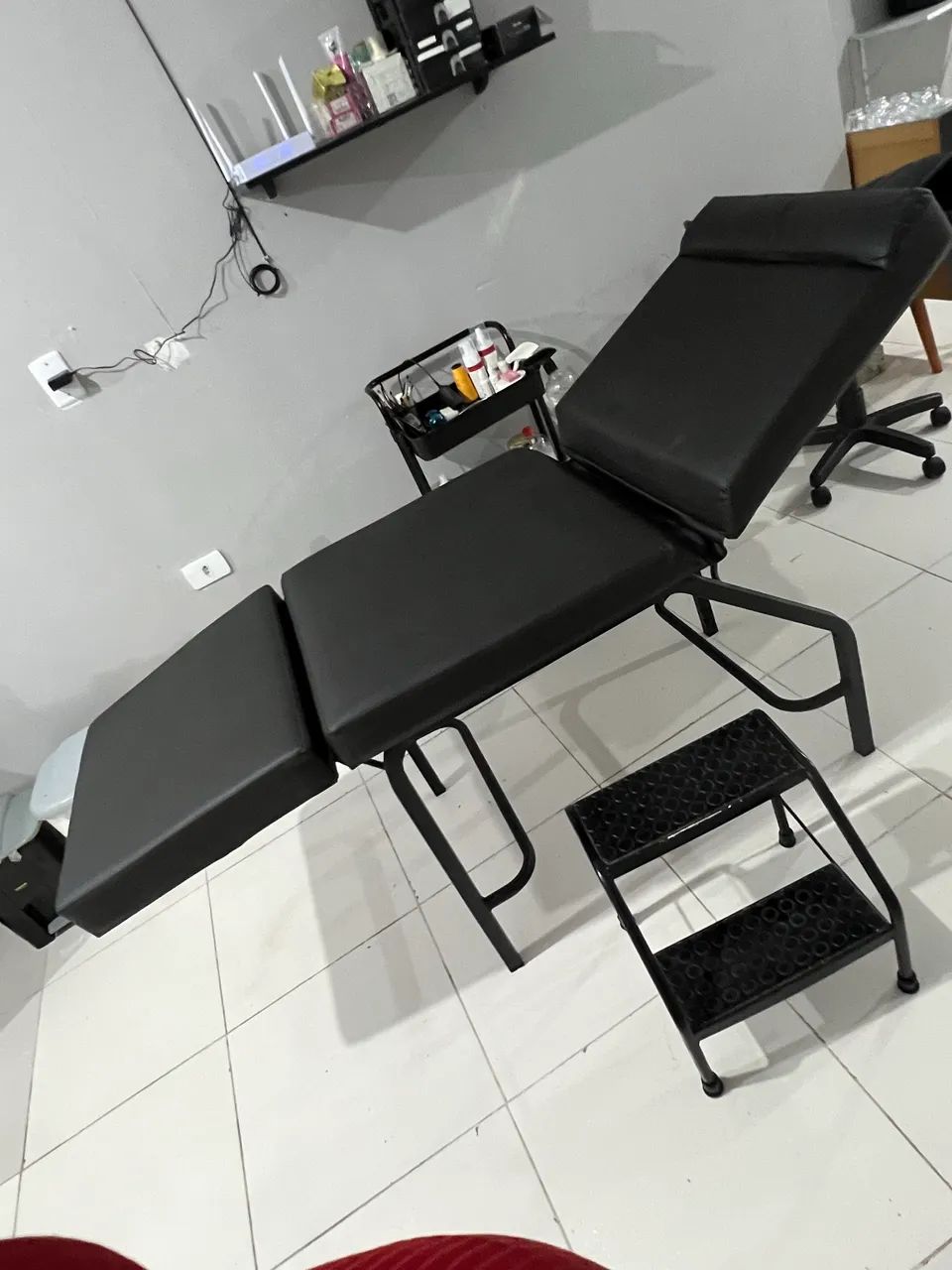 Vendo kit estética maca, mocho, escada e carrinho auxiliar 