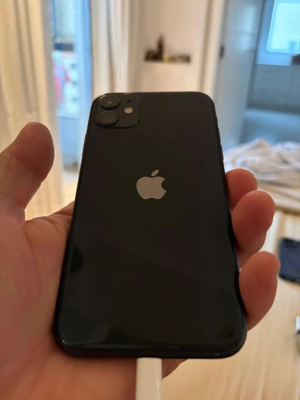 Iphone 11 Preto 128gb - Perfeito Estado com caixa e carregador original - Foto 5