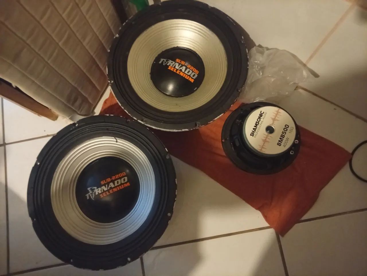 Vendo duas boca de 15 da tornado e dois médio de 8  - Foto 2