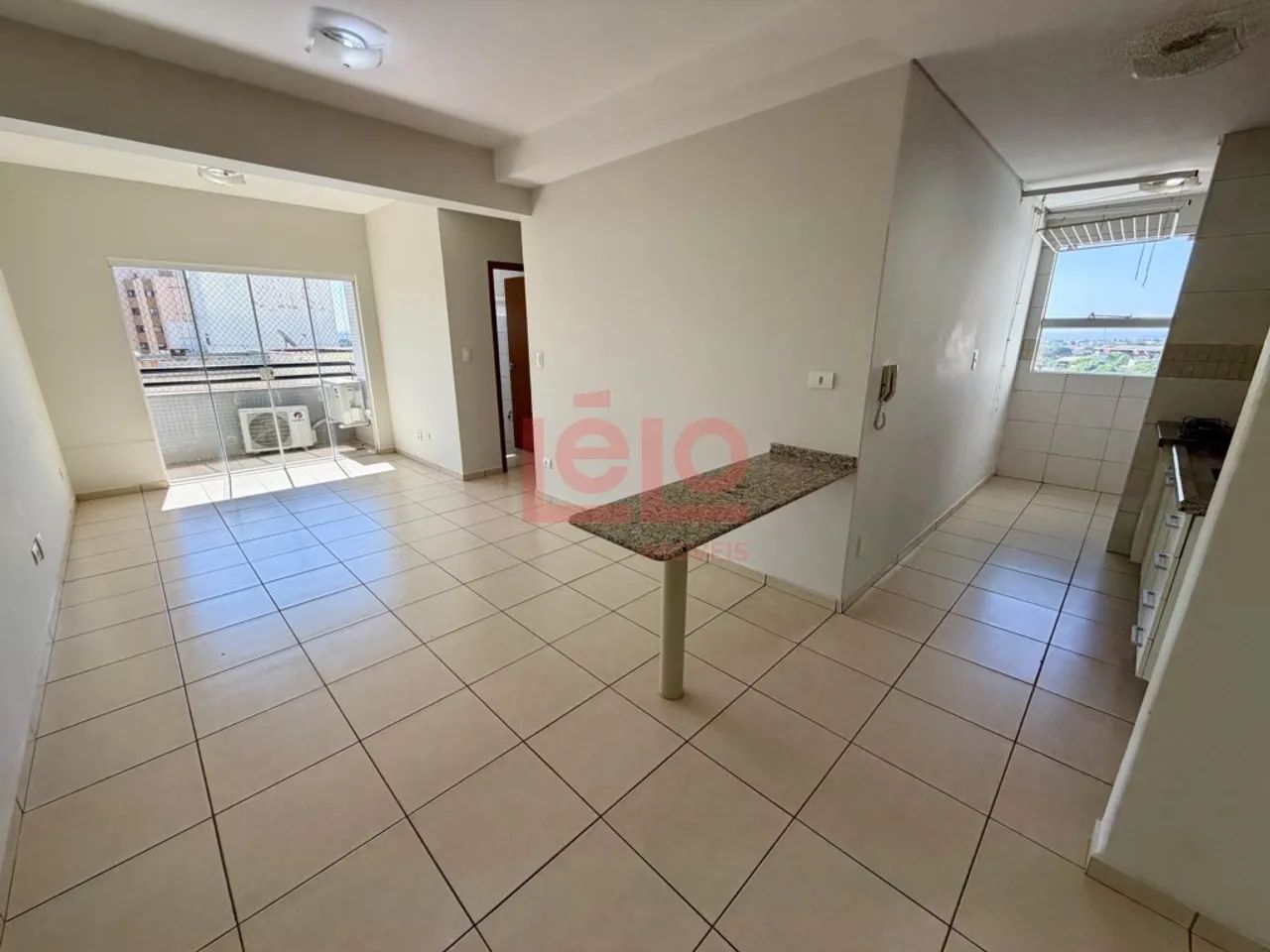 Apartamento no Edifício Mont Serrat  Em Frente à UEM - Foto 2