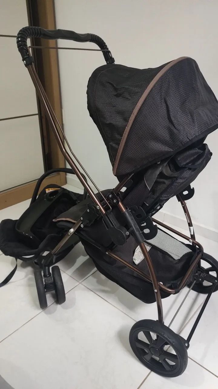 Vendo carrinho de bebê completo  - Foto 4