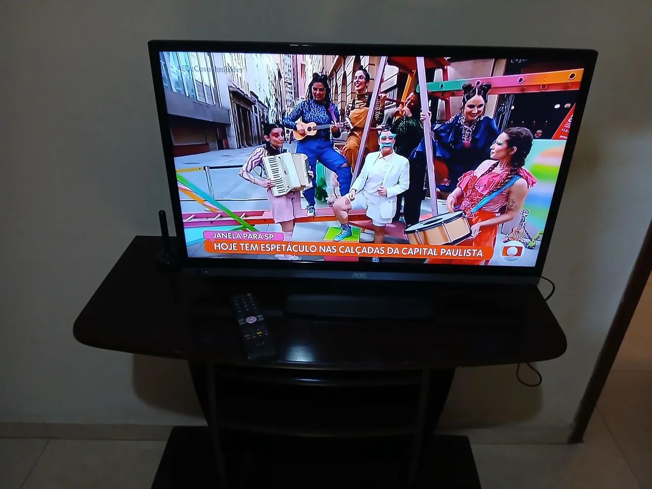 Vendo teve 32 polegadas não é smart  - Foto 2