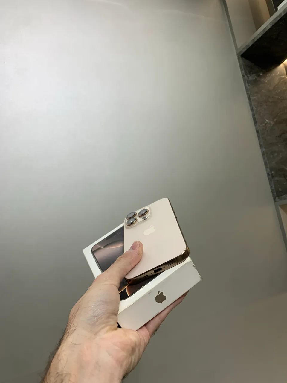 16 PRO 128GB Desert Vendo ou Troco! - Foto 2