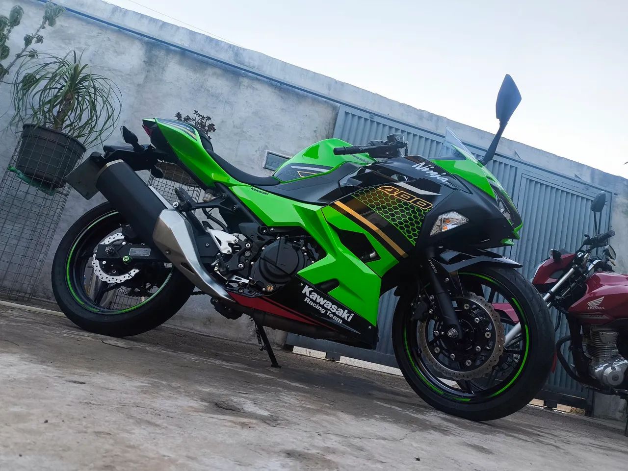 Kawasaki ninja 400 impecável - Foto 4