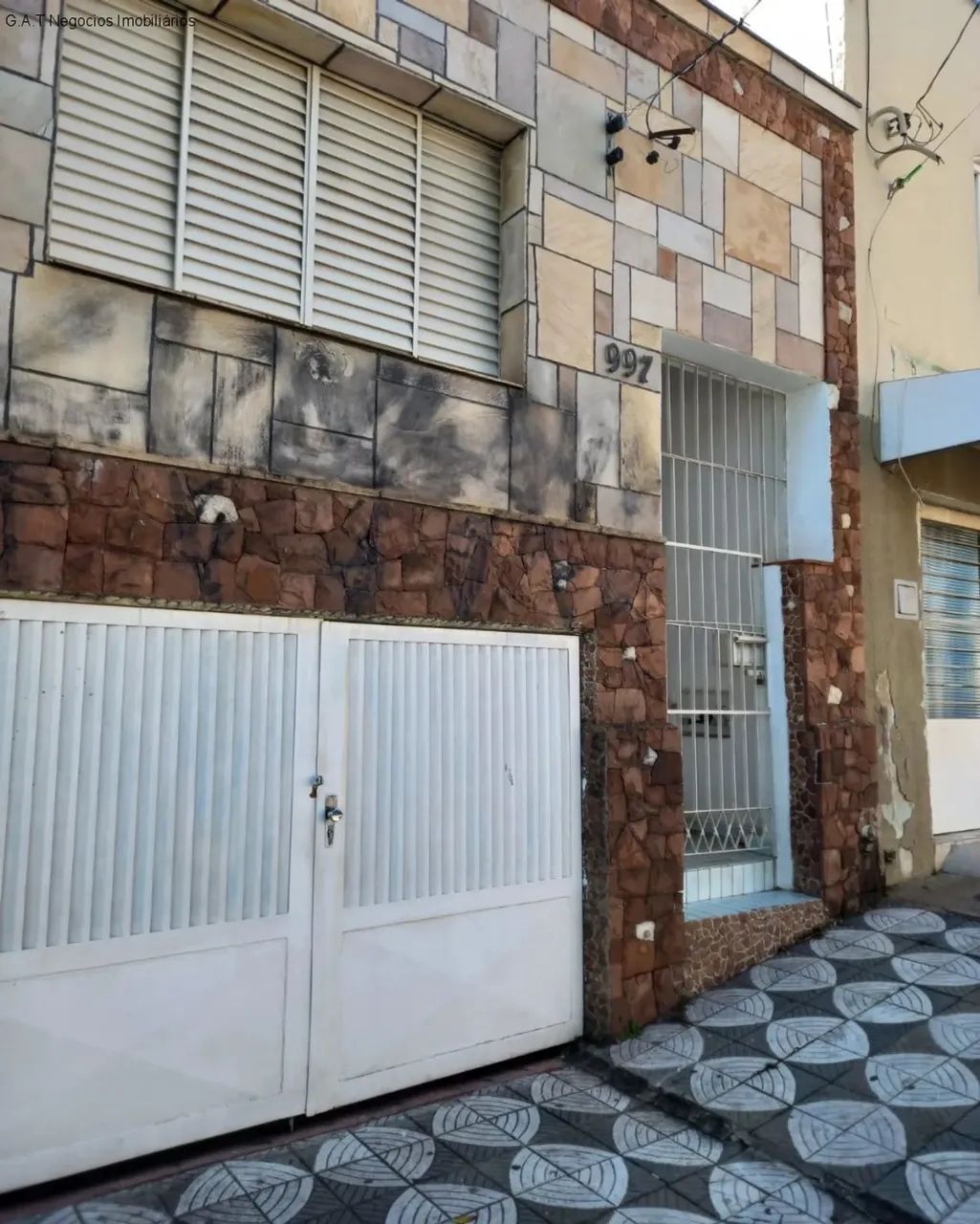 Casa à Venda em Sorocaba-SP, Vila Santana: 2 Quartos, 1 Sala, 1 Banheiro, 1 Vaga de Garage