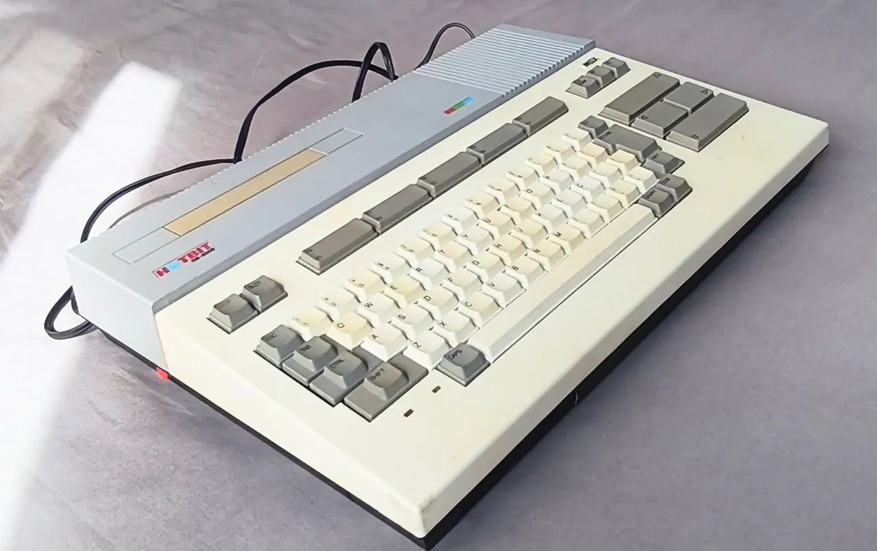 MSX HotBit v1.1 - Foto 2