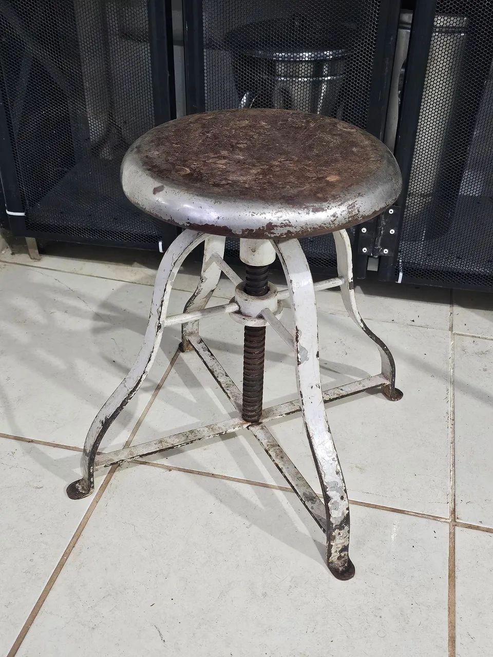 Banquetas Giratórias com Regulagem de Altura - Foto 3