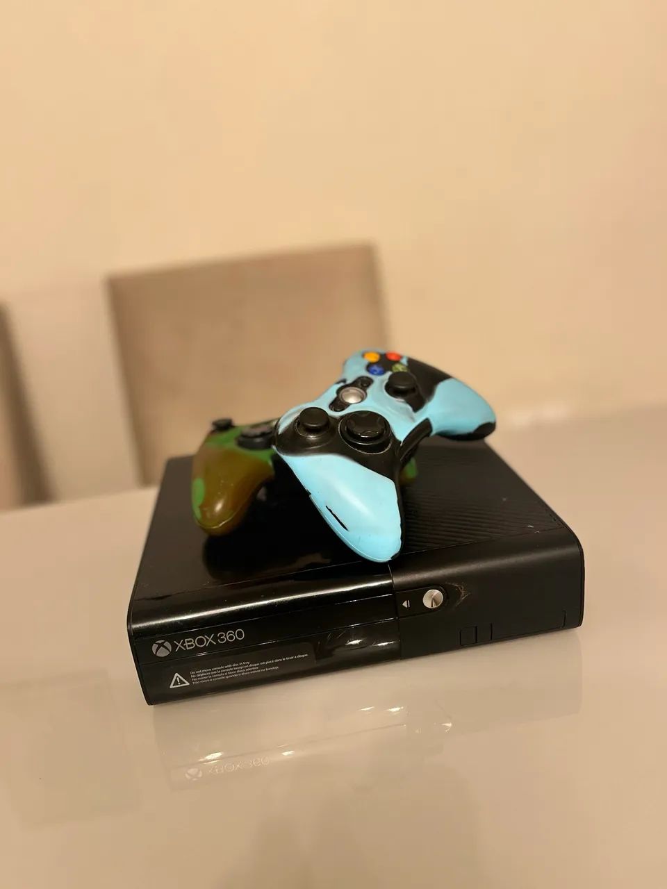 XBOX 360 + 2 controles - Foto 3