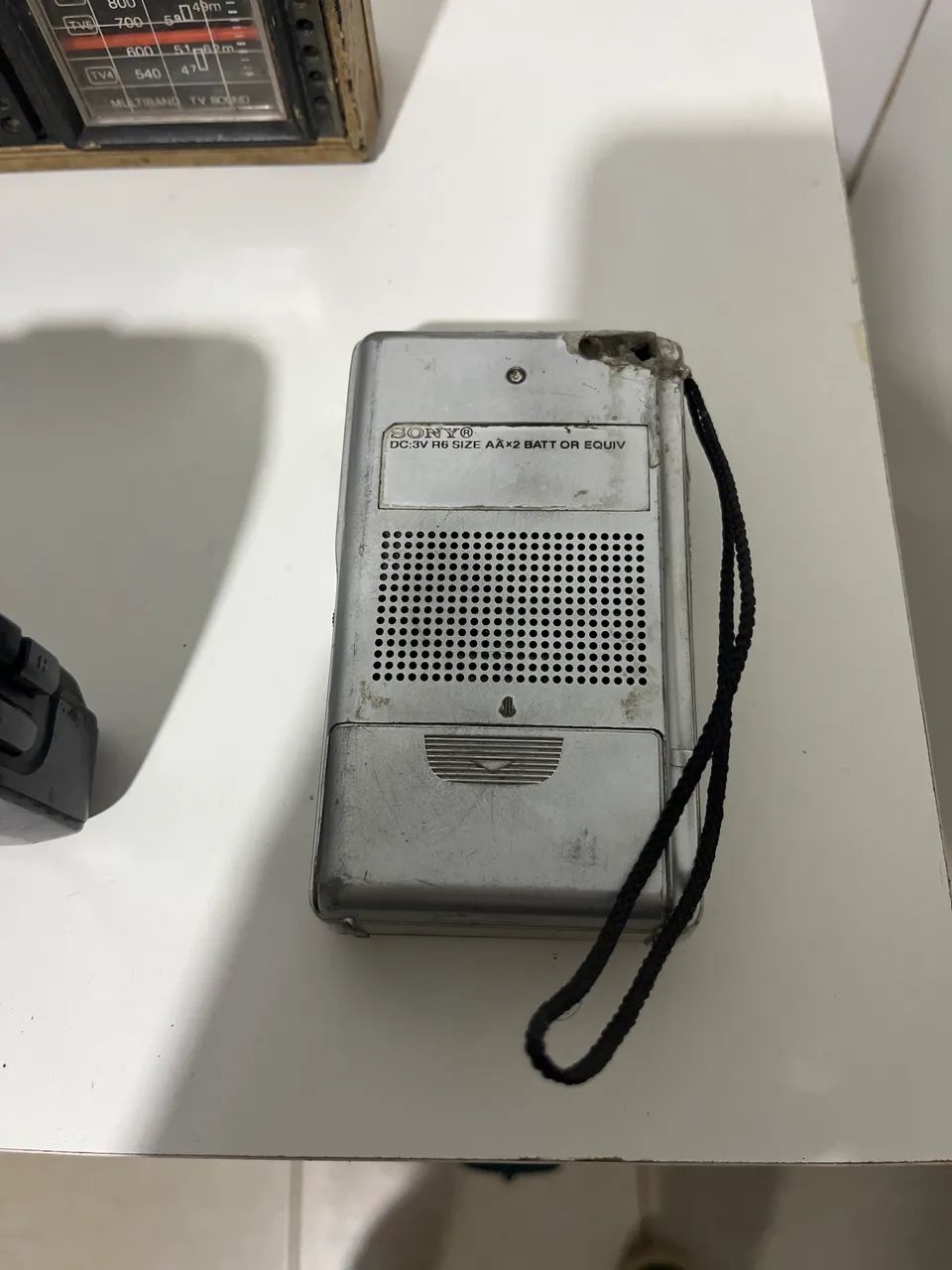 Lote com 4 Rádios e Walkmans Antigos - R$ 100 - Foto 3