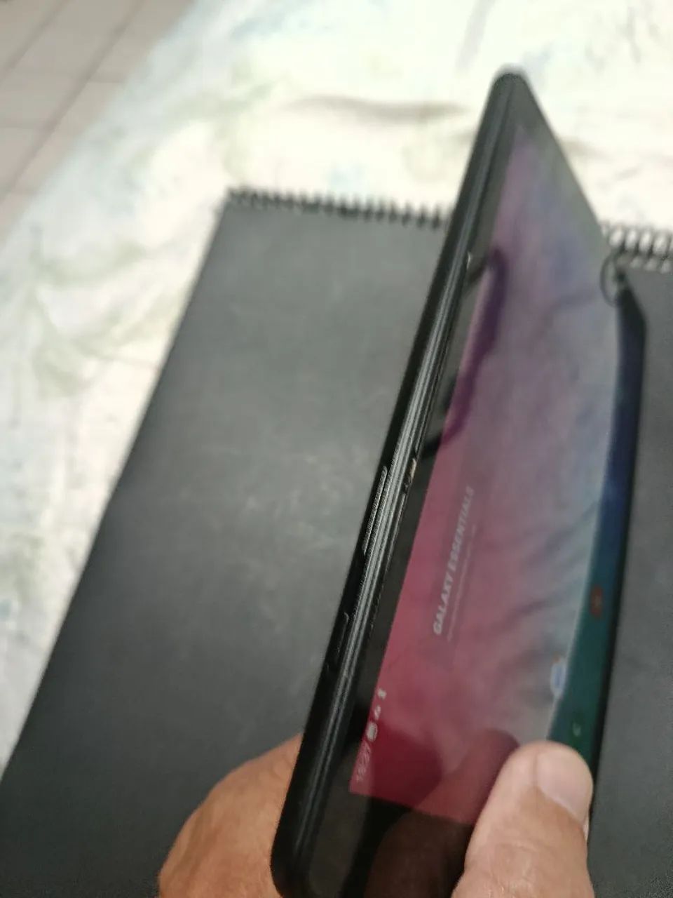 Tablet SM T295 8" Com capa de proteção  - Foto 2