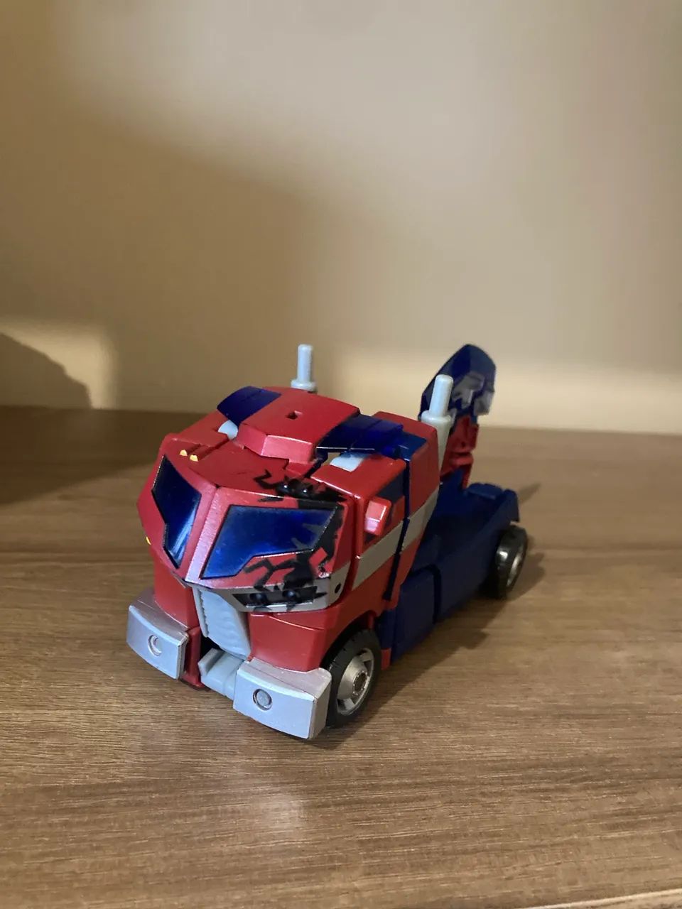 Figura Optimus Prime Animated - com detalhe - Foto 2