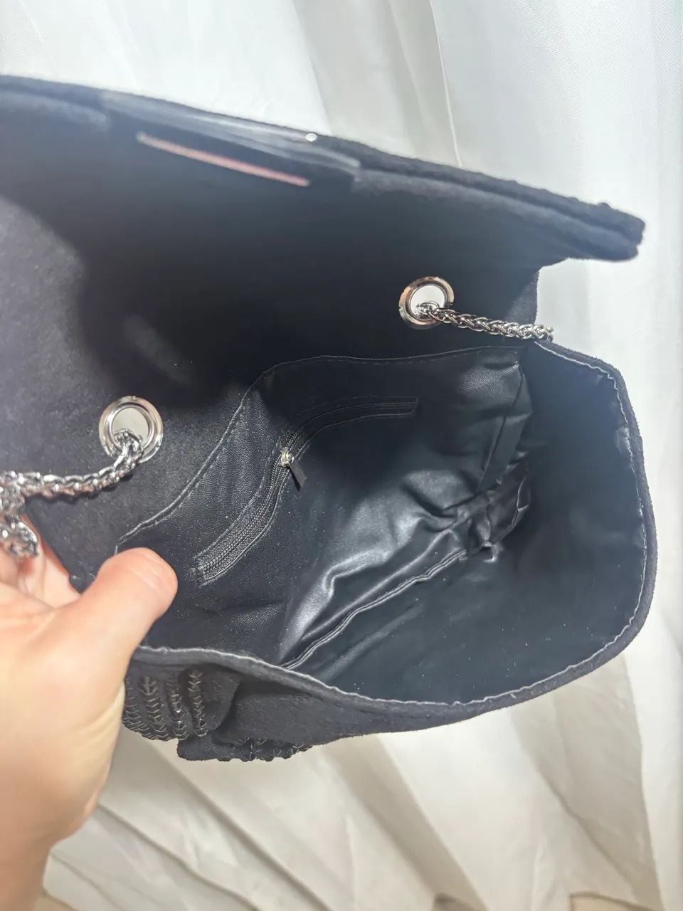 Bolsa com Brilhos e Alça de Corrente - Foto 3