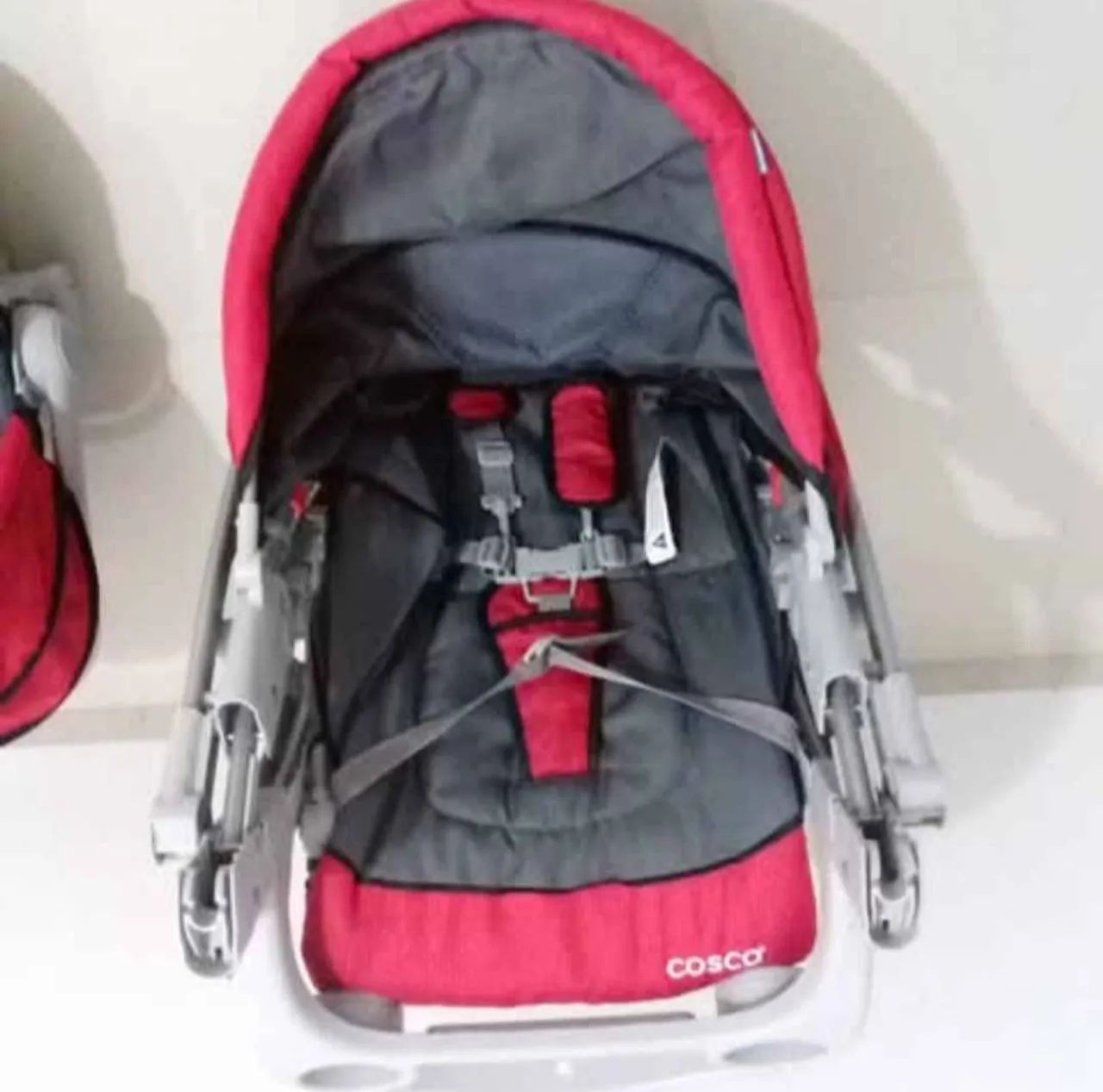 Carrinho de bebê Cisco Reverse Travel com bebê conforto  - Foto 5