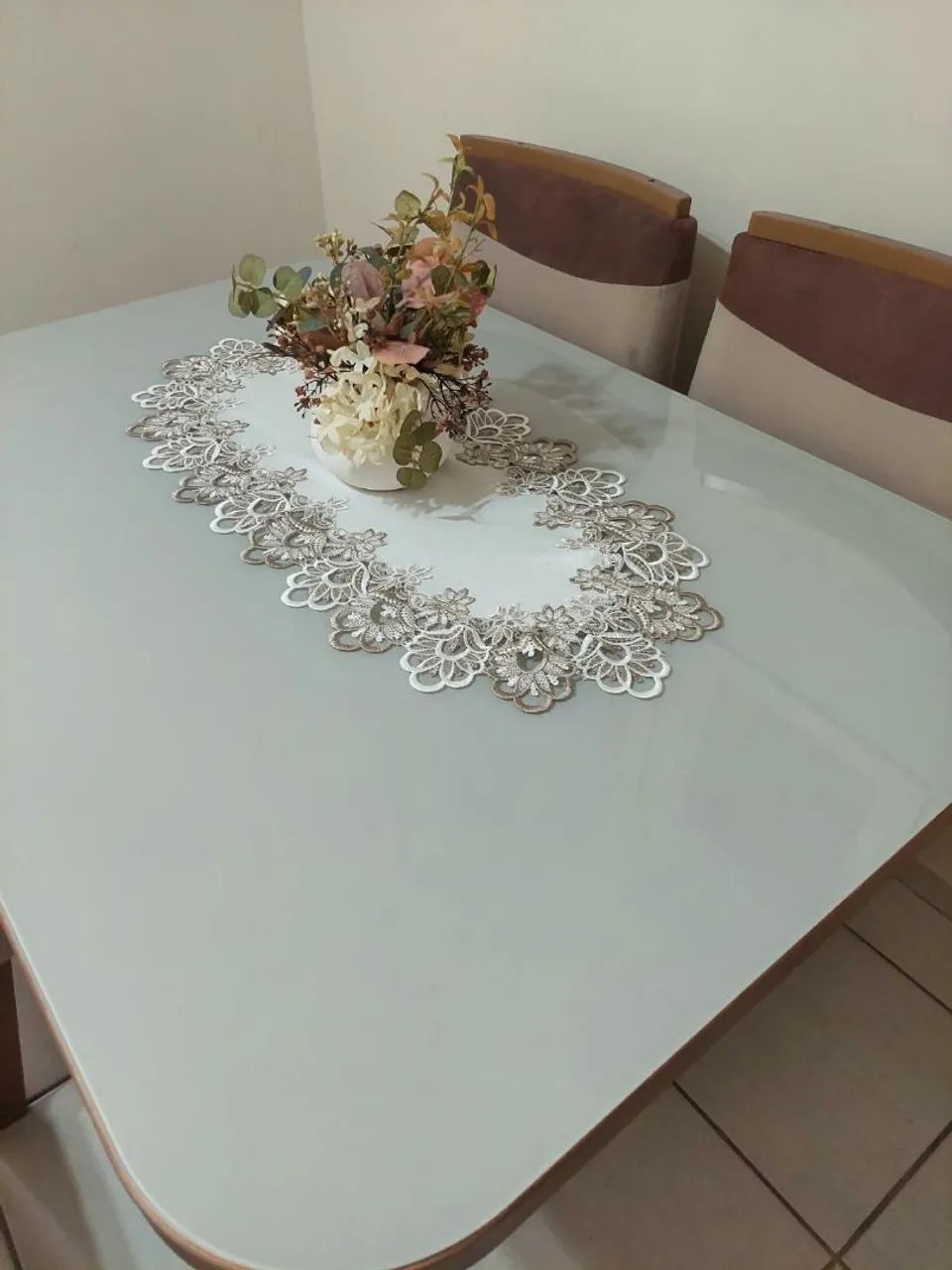 Mesa com 4 cadeiras