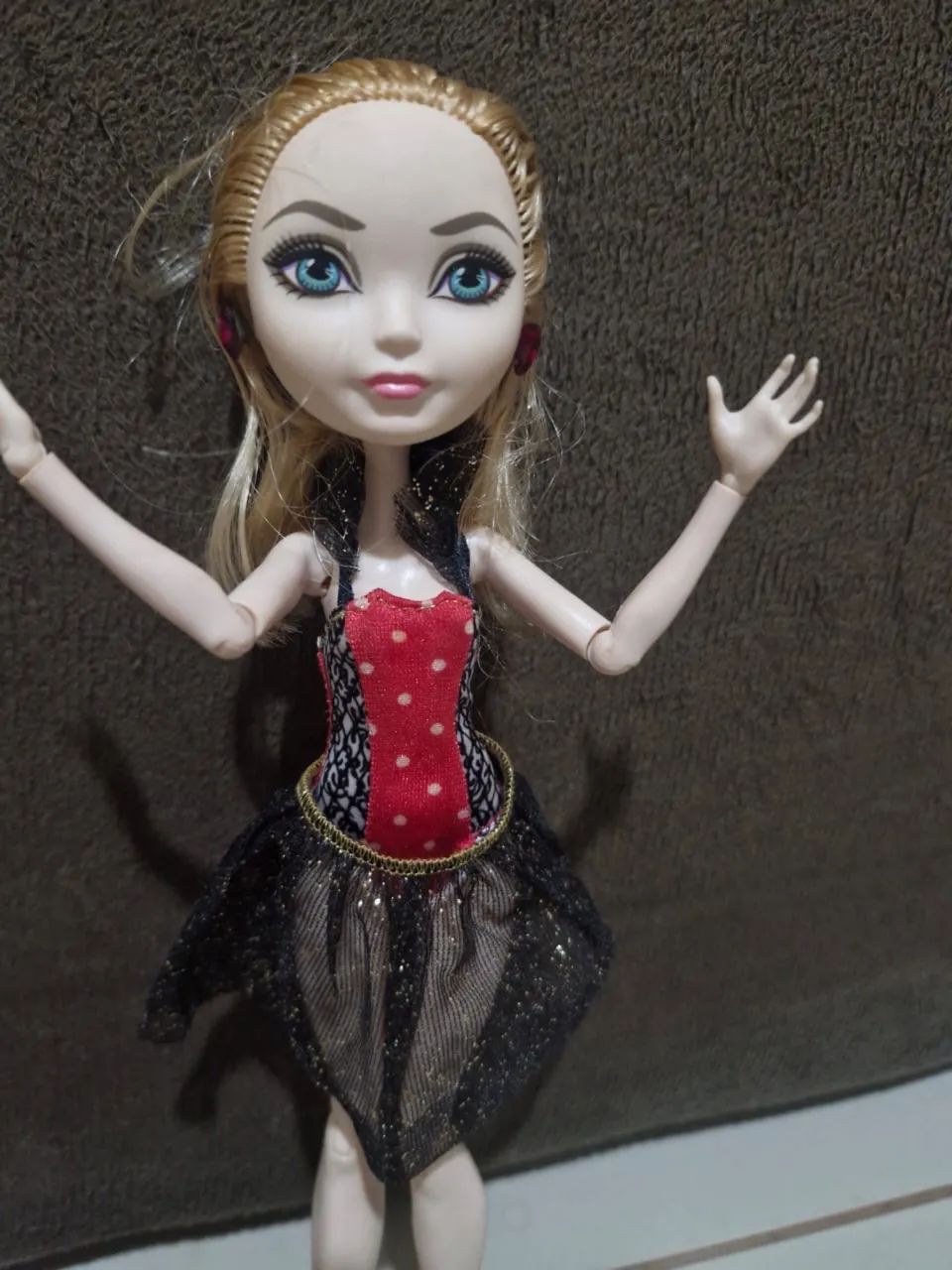 Boneca  Ever After High Praia Apple White - Foto 5