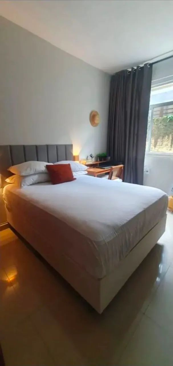 Vendo base cama box casal e cabeceira pouco usada  - Foto 2