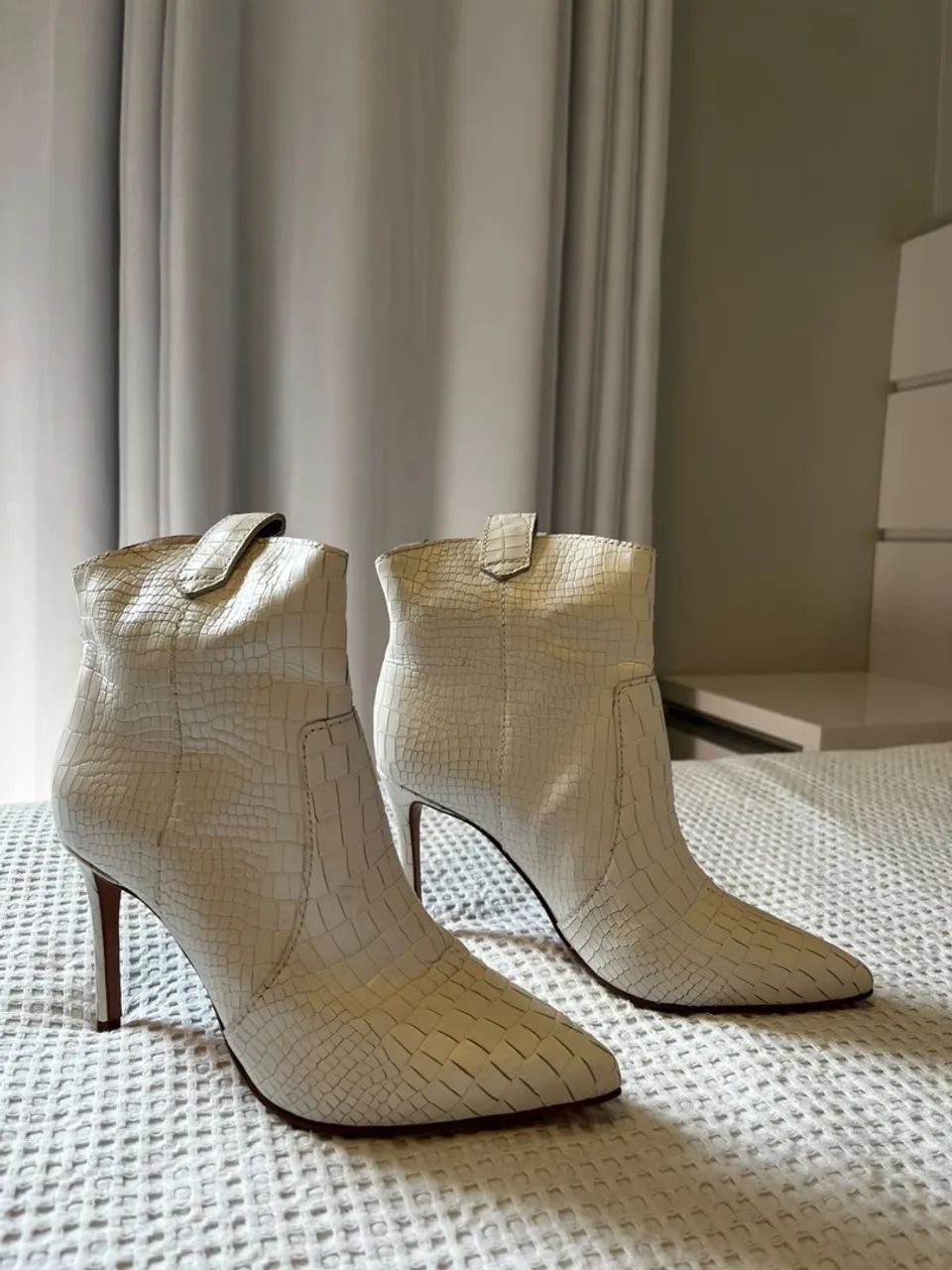 Bota Schutz - Foto 2