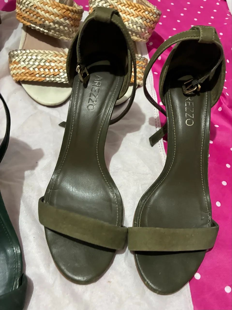 Lote de sapatos e sandálias  - Foto 2