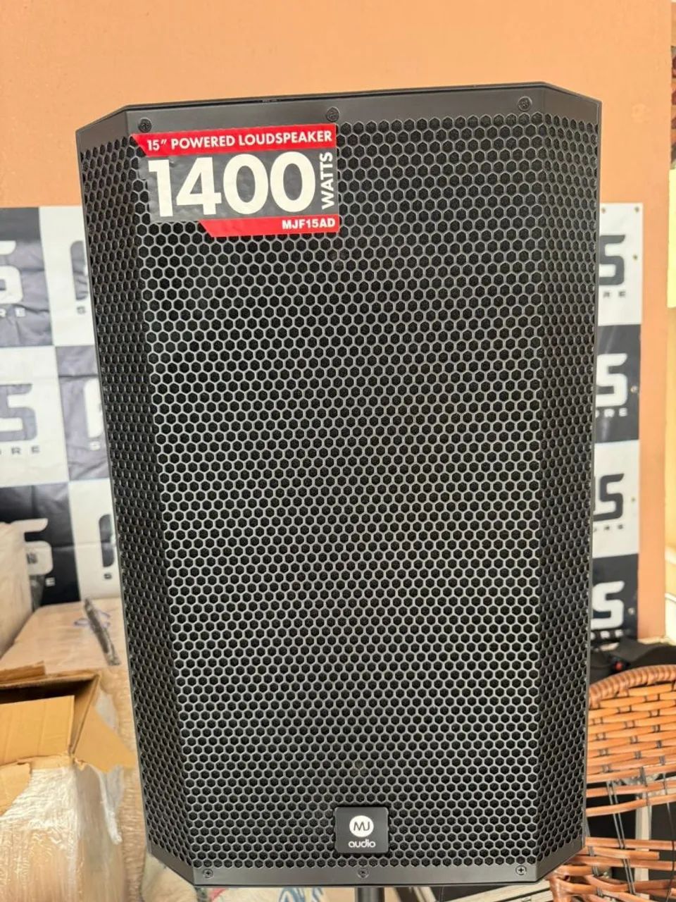 Caixa ativa 1.400W