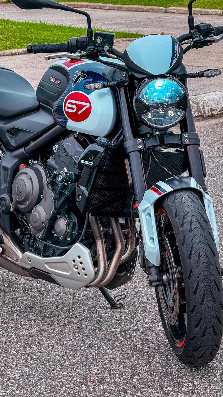 Triumph Tridente 660 Triple Tribute 67 - Foto 2