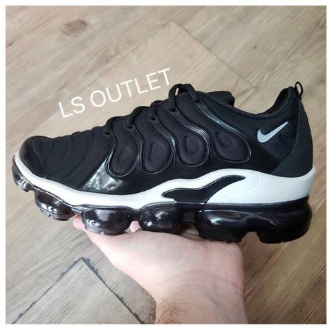 Tênis Nike Vapor max Plus Preto/Branco