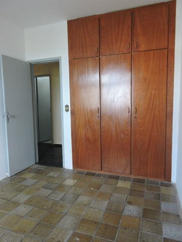 Apartamento com 3 Quartos para Alugar, 130 m² por R$ 800/Mês - Foto 11