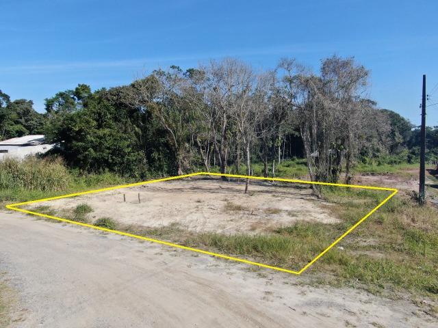 Terreno de esquina em Itapoá