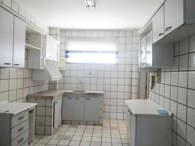 Apartamento com 3 Quartos para Alugar, 130 m² por R$ 800/Mês - Foto 16