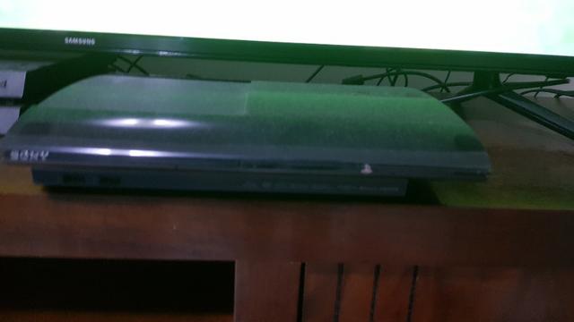 Playstation 3 500GB com 2 controles