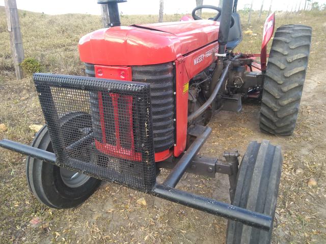 Vendo ou troco um trator Massey Ferguson 65X - Foto 4