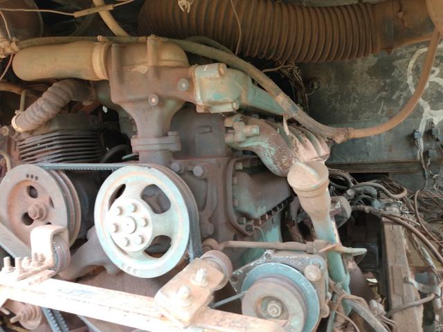 Vendo. motor 355/6 1924 peço 8 mil. também tenho câmbio 5 marchas peço 3.500 - Foto 3