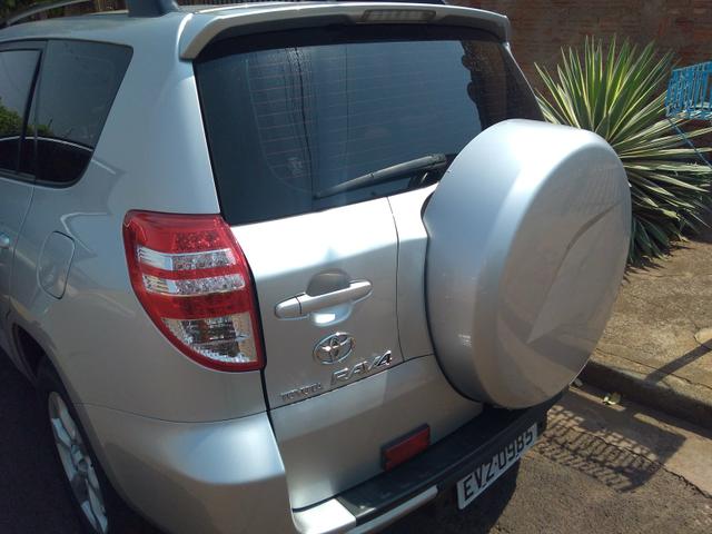 Toyota RAV4 Super Conservada - Foto 3