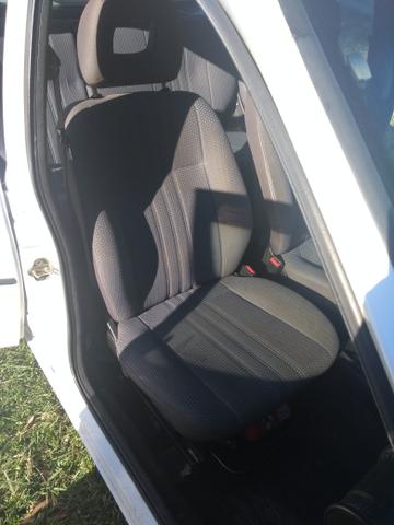 Corsa Hatch - Foto 14