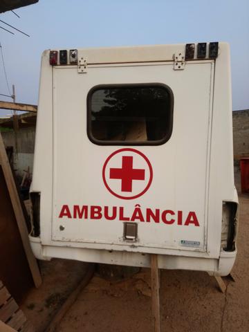 Carroceria Ambulância Hilux