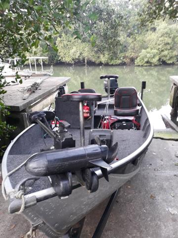 Vendo lancha karib 500 com comando a distância - Foto 3